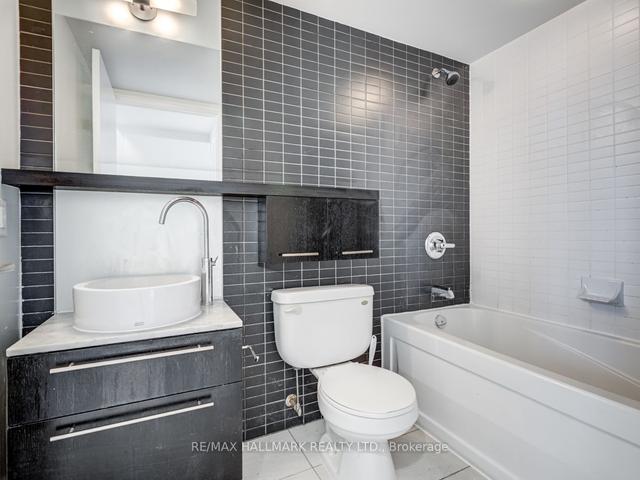1104 - 25 Carlton St, Condo with 2 bedrooms, 2 bathrooms and 1 parking in Toronto ON | Image 5