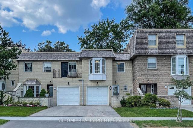 4 Farmstead Rd, Townhouse with 4 bedrooms, 3 bathrooms and 2 parking in Toronto ON | Image 1