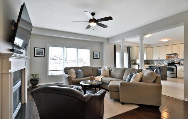 52 Bellroyal Cres, House detached with 4 bedrooms, 3 bathrooms and 4 parking in Hamilton ON | Image 4