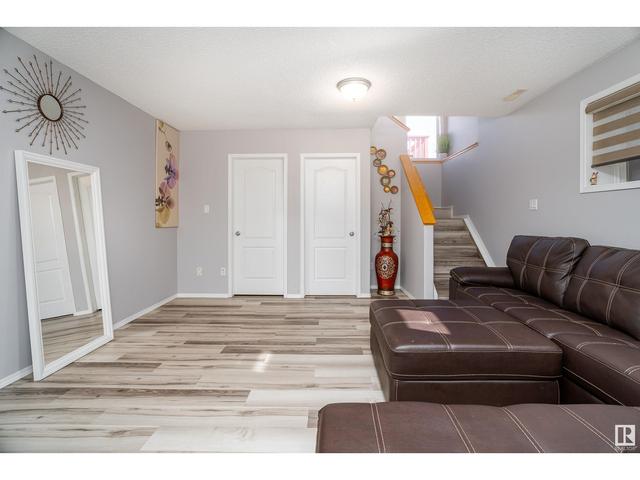 2210 37a Avenue Nw Nw, House detached with 5 bedrooms, 3 bathrooms and 5 parking in Edmonton AB | Image 21