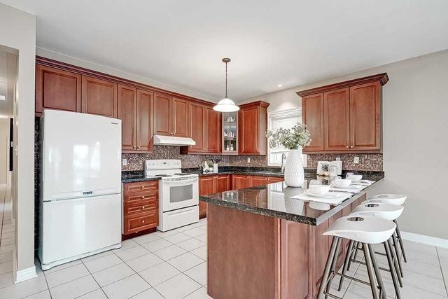 2567 Felhaber Cres, House detached with 3 bedrooms, 2 bathrooms and 4 parking in Oakville ON | Image 7
