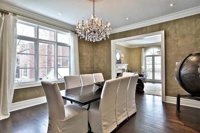 25 Douglas Cres, House detached with 4 bedrooms, 6 bathrooms and 4 parking in Toronto ON | Image 9