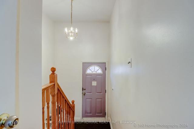 20 Rambler Pl, House semidetached with 2 bedrooms, 2 bathrooms and 6 parking in Toronto ON | Image 4