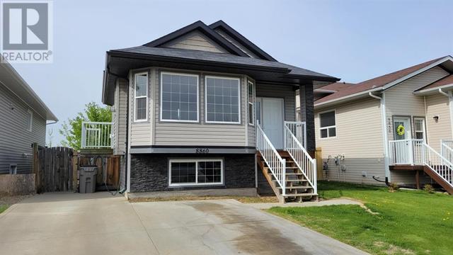 8860 75 Avenue, House detached with 5 bedrooms, 2 bathrooms and 4 parking in Grande Prairie AB | Card Image