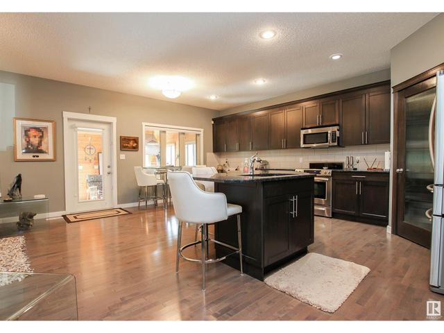 710 Adams Wy Sw, House detached with 3 bedrooms, 2 bathrooms and null parking in Edmonton AB | Image 3