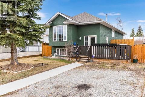 2108 7 Avenue, House detached with 4 bedrooms, 2 bathrooms and 2 parking in Didsbury AB | Card Image