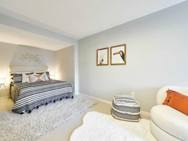 33 Whistle Post St, House semidetached with 3 bedrooms, 3 bathrooms and 1 parking in Toronto ON | Image 13