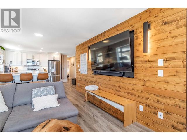 202 - 5030 Snowbird Way, Condo with 2 bedrooms, 2 bathrooms and 2 parking in Kootenay Boundary E BC | Image 12