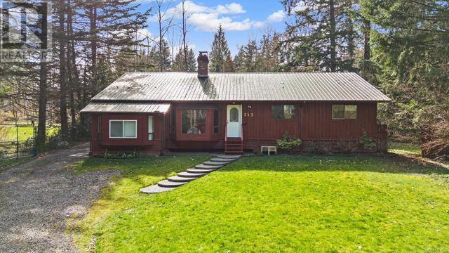 353 Powerhouse Rd, House detached with 4 bedrooms, 5 bathrooms and 10 parking in Comox Valley C (Puntledge   Black Creek) BC | Image 1