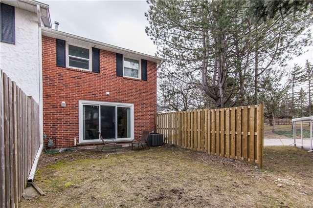 1 - 411 Keats Way, Townhouse with 3 bedrooms, 2 bathrooms and 2 parking in Waterloo ON | Image 18