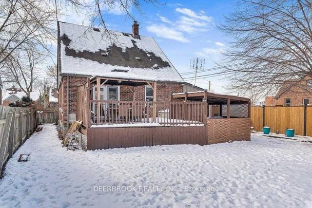 2204 Hall Ave, House detached with 3 bedrooms, 2 bathrooms and 2 parking in Windsor ON | Image 33