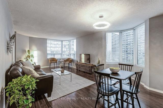501 - 1270 Maple Crossing Blvd, Condo with 2 bedrooms, 2 bathrooms and 1 parking in Burlington ON | Image 3