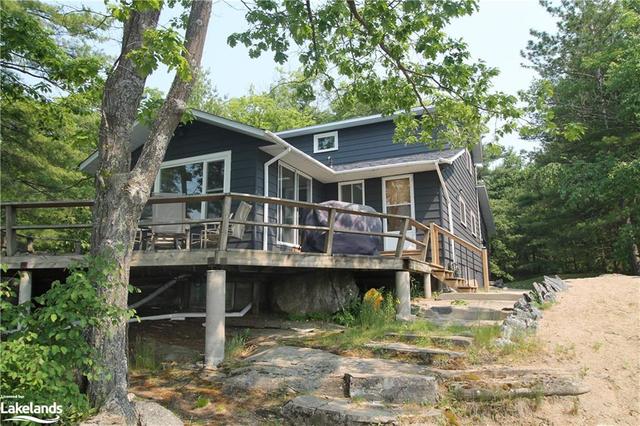 4 Chipmunk Lane, House detached with 4 bedrooms, 1 bathrooms and null parking in Gravenhurst ON | Image 1