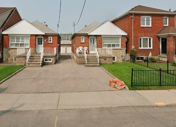 58 Kane Ave, House detached with 2 bedrooms, 2 bathrooms and 3 parking in Toronto ON | Image 1