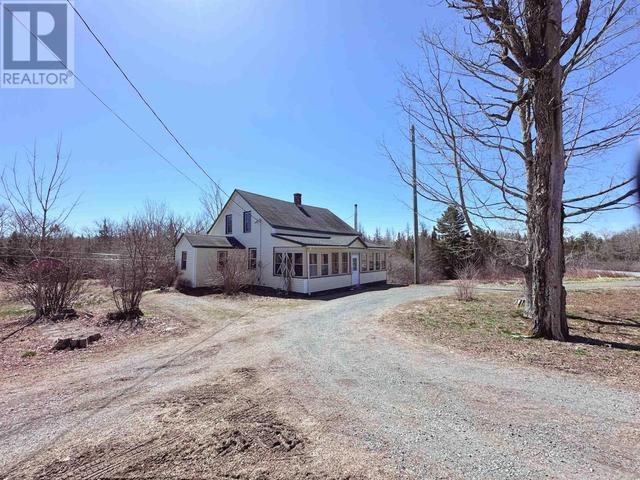 4215 Highway 208, House detached with 3 bedrooms, 1 bathrooms and null parking in Queens NS | Image 1