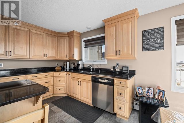 404 - 2781 Woodbridge Drive, Condo with 3 bedrooms, 2 bathrooms and null parking in Prince Albert SK | Image 7