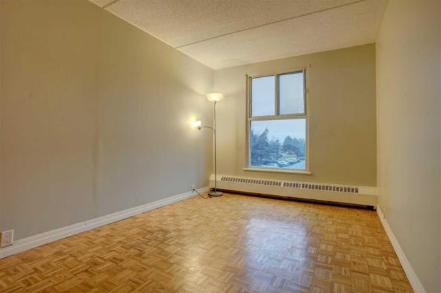 213 - 2 Glamorgan Ave, Condo with 2 bedrooms, 1 bathrooms and 1 parking in Toronto ON | Image 11