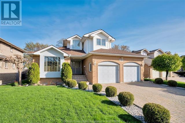 760 Radisson Crt W, House detached with 3 bedrooms, 3 bathrooms and null parking in Windsor ON | Image 1