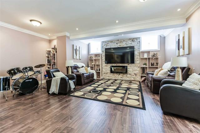 98 Isaiah Dr, House detached with 4 bedrooms, 5 bathrooms and 6 parking in Vaughan ON | Image 24