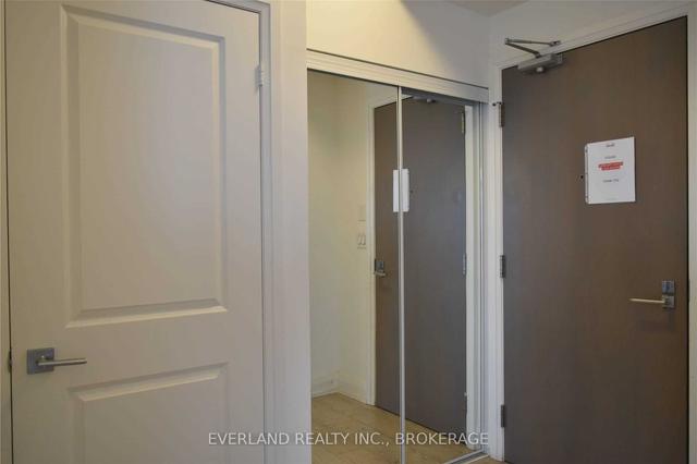 1002 - 7165 Yonge St, Condo with 2 bedrooms, 2 bathrooms and 1 parking in Markham ON | Image 2