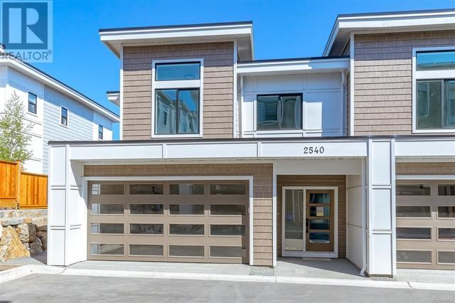 2540 Sandstone Hts, House attached with 4 bedrooms, 4 bathrooms and 2 parking in Langford BC | Image 1