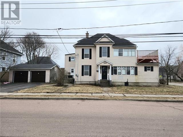 160 Park St, House detached with 6 bedrooms, 4 bathrooms and null parking in Moncton NB | Image 1