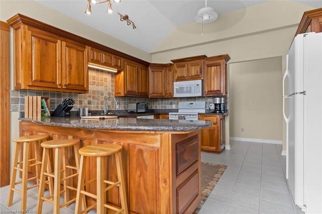 27 Collins Drive, House detached with 4 bedrooms, 3 bathrooms and 12 parking in South Frontenac ON | Image 25