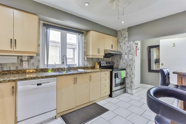 96 Rajah St, House semidetached with 5 bedrooms, 3 bathrooms and 6 parking in Toronto ON | Image 18