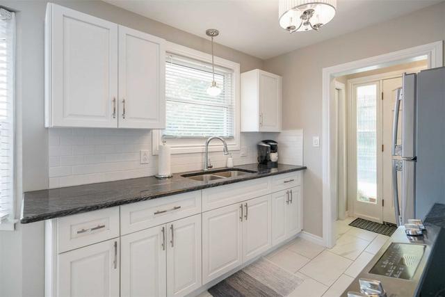 12 Princeway Dr, House detached with 3 bedrooms, 2 bathrooms and 3 parking in St. Catharines ON | Image 2