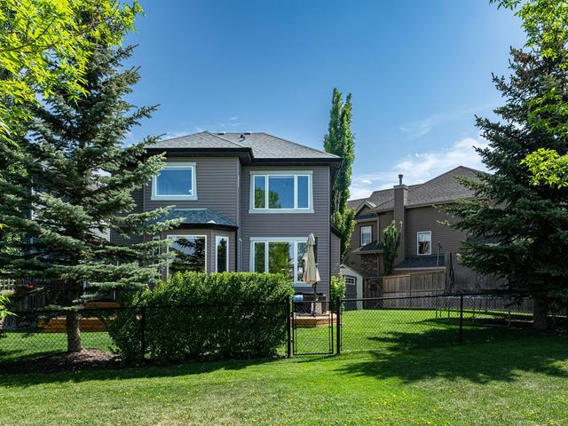 39 Cougar Plateau Place Sw, House detached with 4 bedrooms, 3 bathrooms and 4 parking in Calgary AB | Image 44