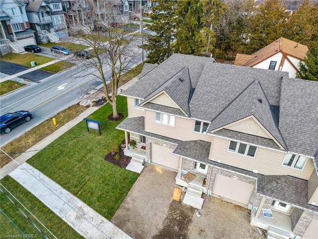 121 Birkett Lane, House attached with 3 bedrooms, 1 bathrooms and 1 parking in Brantford ON | Image 28