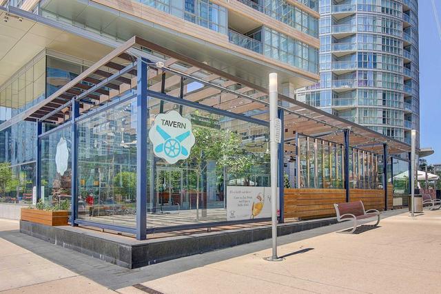 2802 - 15 Iceboat Terr, Condo with 1 bedrooms, 1 bathrooms and 1 parking in Toronto ON | Image 12