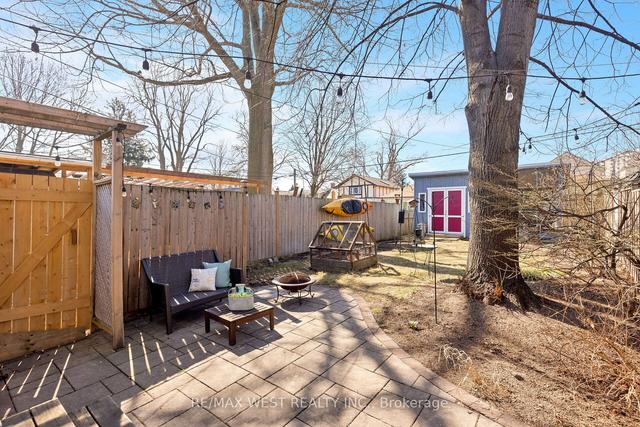 70 Thirty Ninth St, House detached with 2 bedrooms, 2 bathrooms and 1 parking in Toronto ON | Image 11
