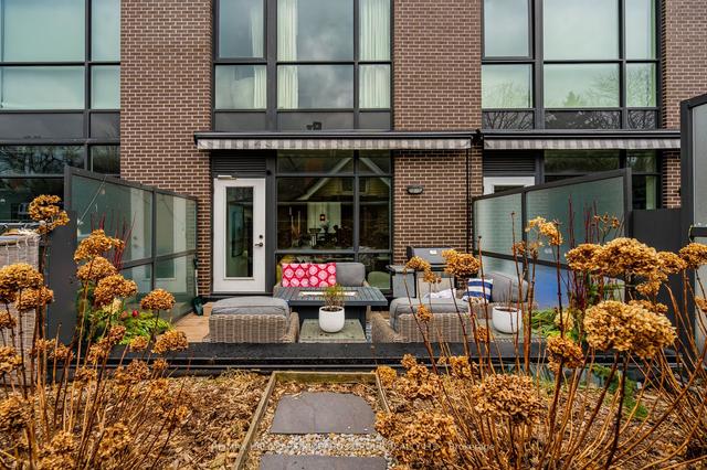 th2 - 2 Bellefair Ave, Townhouse with 3 bedrooms, 4 bathrooms and 2 parking in Toronto ON | Image 2
