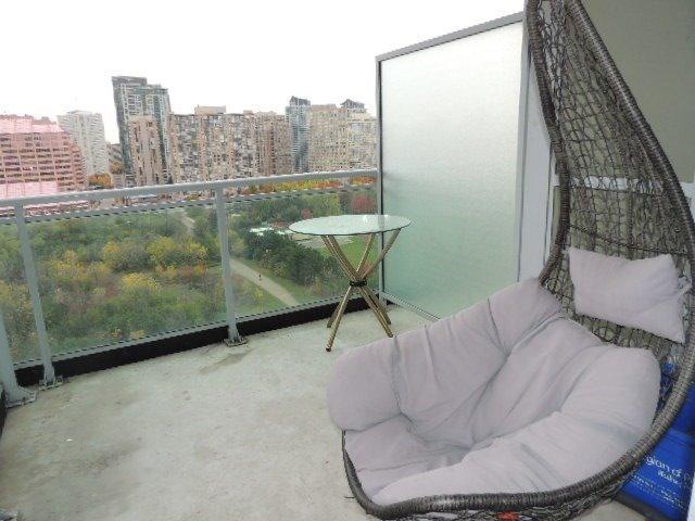 1202 - 223 Webb Dr, Condo with 2 bedrooms, 2 bathrooms and 1 parking in Mississauga ON | Image 25