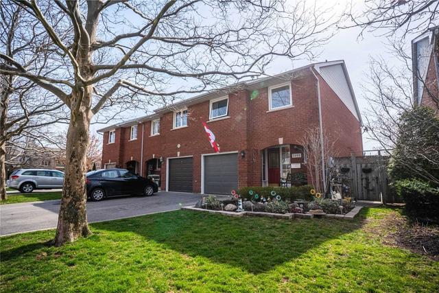 2466 Stefi Tr, House attached with 3 bedrooms, 3 bathrooms and 3 parking in Oakville ON | Image 12