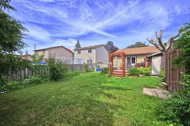 414 Wickham Crt, House detached with 3 bedrooms, 2 bathrooms and 3 parking in Oshawa ON | Image 3