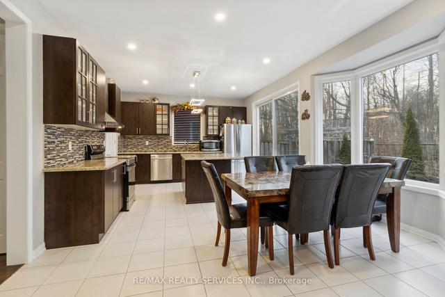 355 Cheryl Mews Blvd, House detached with 5 bedrooms, 4 bathrooms and 6 parking in Newmarket ON | Image 6