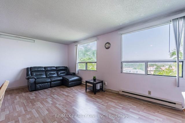 606 - 18 Holborn Crt, Condo with 2 bedrooms, 2 bathrooms and 1 parking in Kitchener ON | Image 7