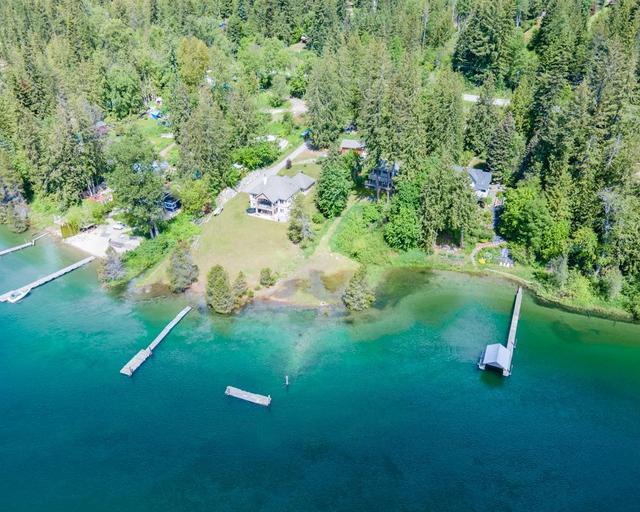 7484 Highway 3a, House detached with 4 bedrooms, 3 bathrooms and null parking in Central Kootenay E BC | Image 30