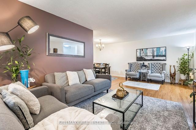 707 - 25 Kensington Rd, Condo with 3 bedrooms, 2 bathrooms and 1 parking in Brampton ON | Image 6