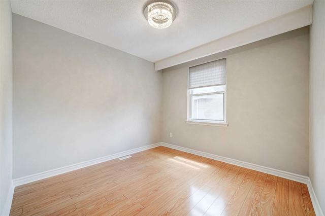 64 - 3435 Joliffe Ave, Townhouse with 3 bedrooms, 2 bathrooms and 2 parking in Mississauga ON | Image 2