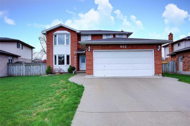966 Country Club Cres, House detached with 4 bedrooms, 4 bathrooms and 6 parking in London ON | Image 12