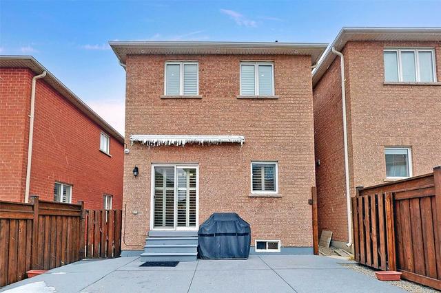 92 Laval St, House attached with 3 bedrooms, 4 bathrooms and 4 parking in Vaughan ON | Image 24