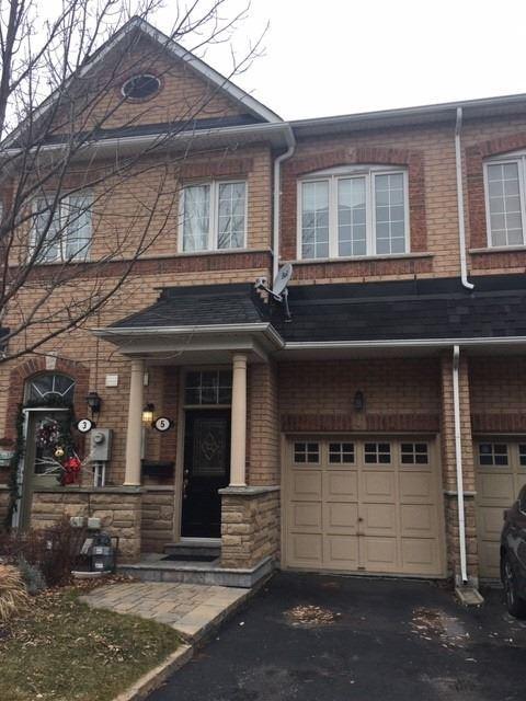 5 Purple Finch Crt, House attached with 3 bedrooms, 3 bathrooms and 1 parking in Brampton ON | Image 1