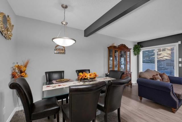 88 Eversyde Court Sw, Home with 3 bedrooms, 1 bathrooms and 3 parking in Calgary AB | Image 6