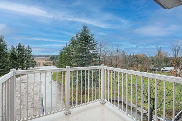 14432 Mount Hope Rd, House detached with 3 bedrooms, 4 bathrooms and 12 parking in Caledon ON | Image 4