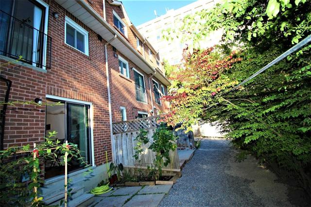 3 - 10 Reidmount Ave, Townhouse with 3 bedrooms, 2 bathrooms and 2 parking in Toronto ON | Image 19