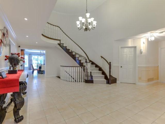 1834 Grosvenor Pl, House detached with 4 bedrooms, 5 bathrooms and 6 parking in Mississauga ON | Image 3