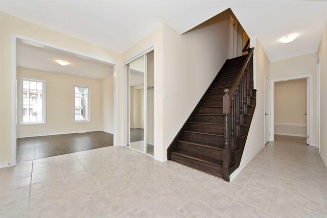 8784 Chickory Tr, House detached with 4 bedrooms, 4 bathrooms and 4 parking in Niagara Falls ON | Image 5